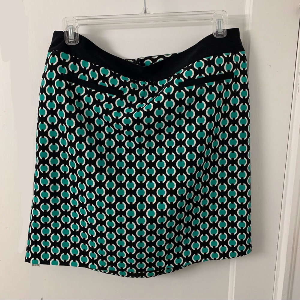 Worthington green and black geometric pattern skirt